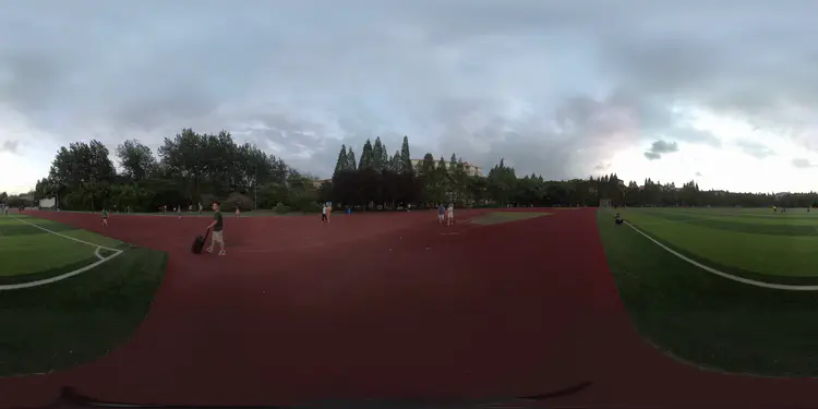 runner_pano_8192x4096_YUV444_8bits.jpg